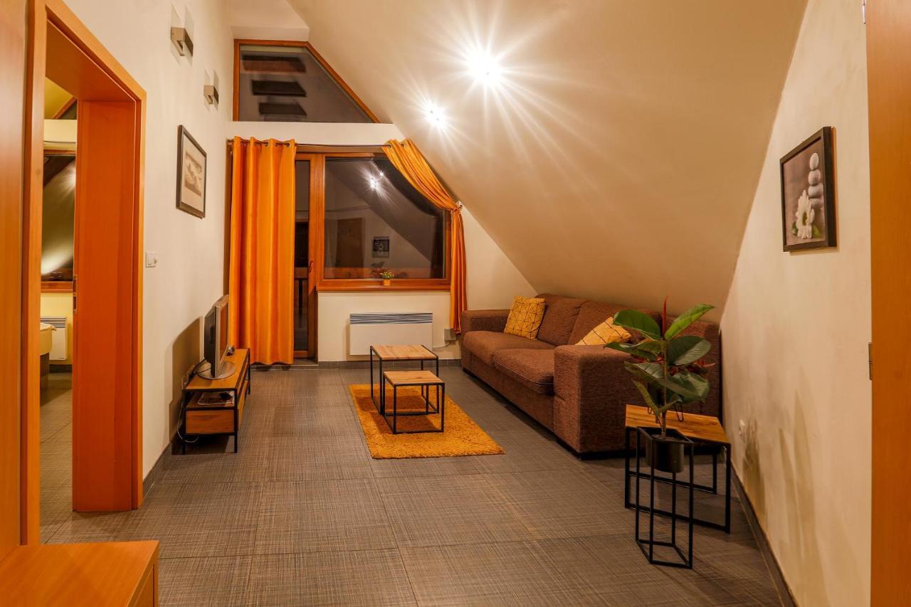 Apartmánový dom Fatrapark 1 - Hlavná recepcia Ruzomberok Esterno foto